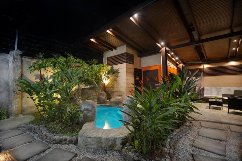 Elegant Villa In La Fortuna With Spacious Backyard Plus Very Private Pool & Parking Zewnętrze zdjęcie